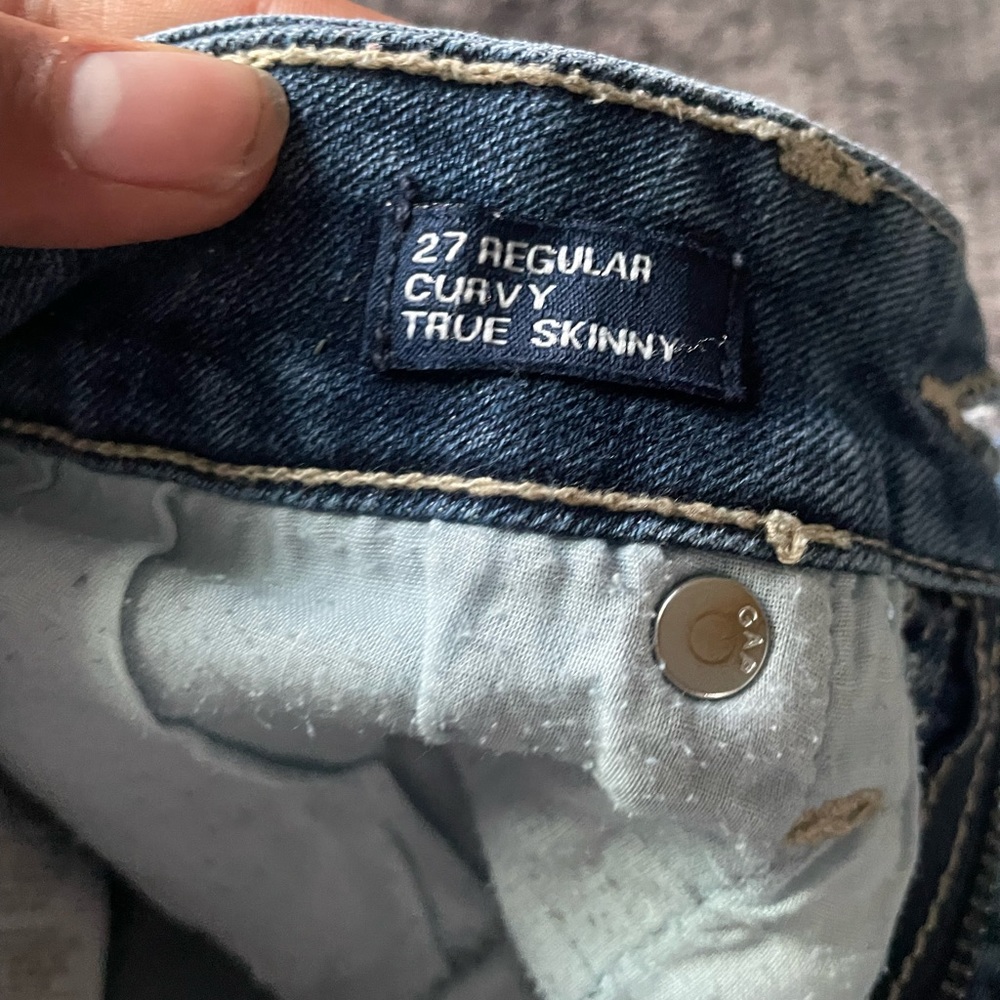 Am selling gap jeans they are 27 regular curvy and True skinny - Picture 3 of 3